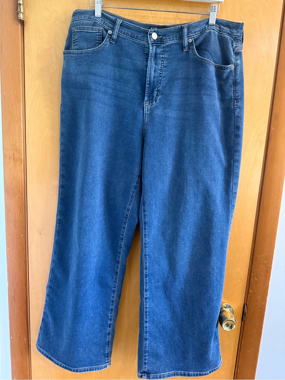 GAP Women's High Rise Wide-Leg Sweatpant Jean